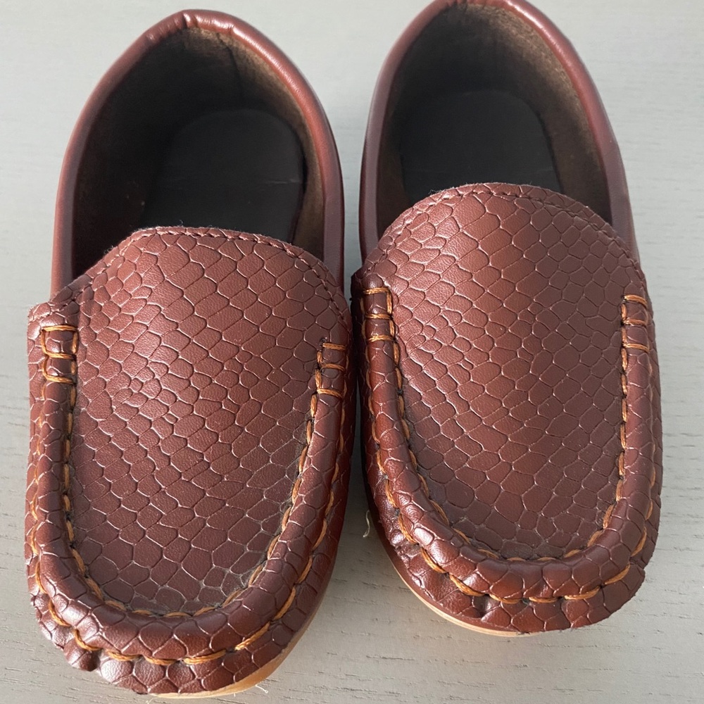 Like new toddler loafer